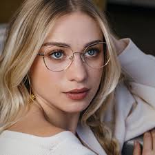 lunettes de vue femme tendance 2022 visage rond